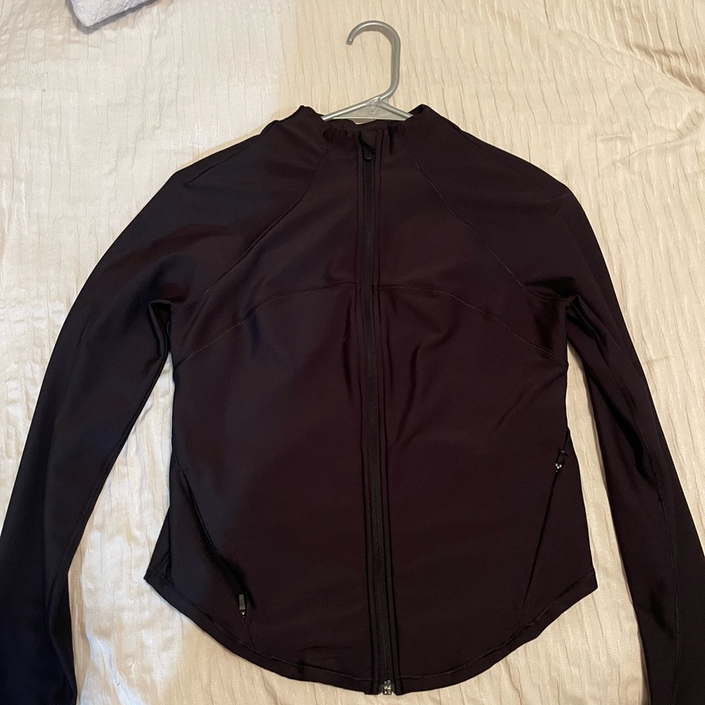 Old navy active black jacket , fits slim , perfect condition